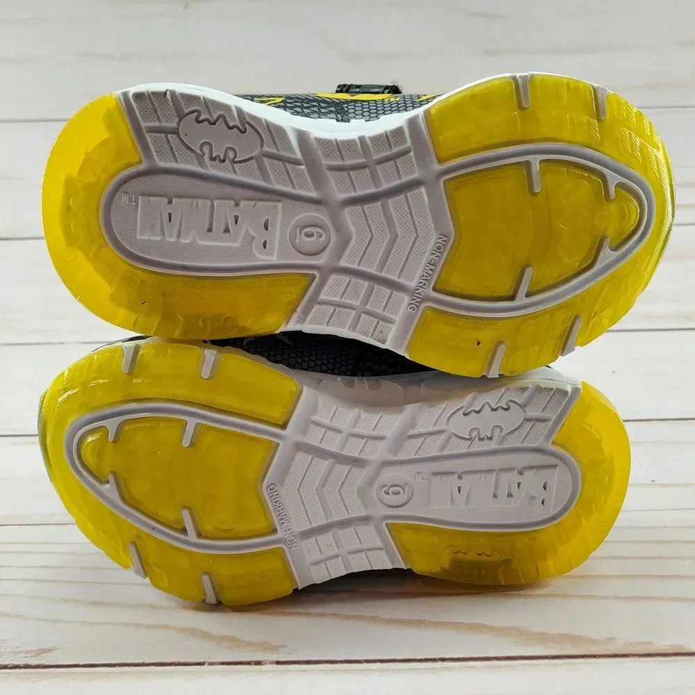 Batman Light Up Shoes Sneakers Toddler Size 6 Black DC Comics Super Hero‎ Gotham